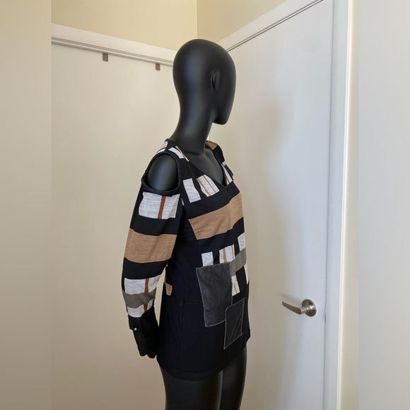 Patched Shoulder Cut-out Top - Picture 5 of 6